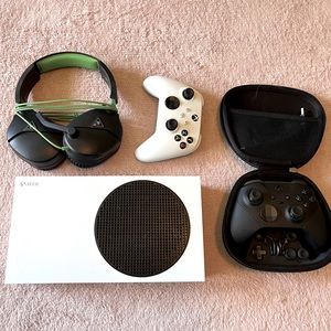 Xbox Series S with an Xbox Elite Series 2 Controller and a beach turtle headset